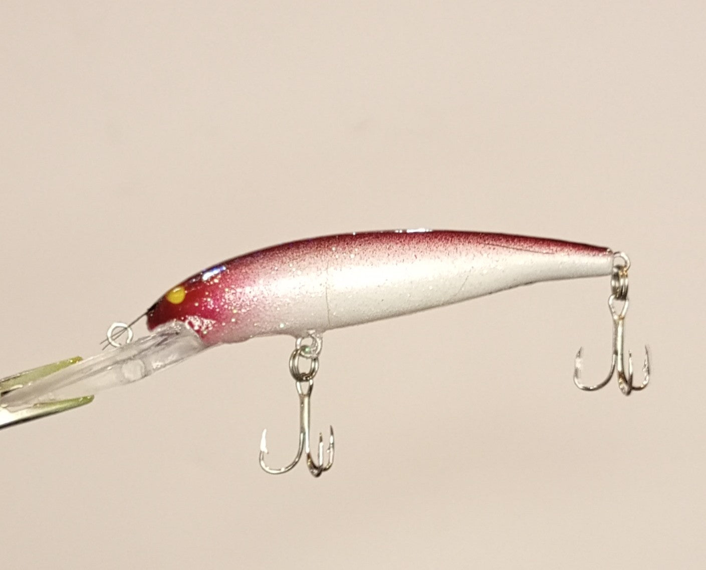 Walleye Diver Jerkbait Rasberry Black Silver